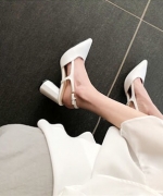 韓國代購 優雅鏤空系帶粗跟尖頭涼鞋